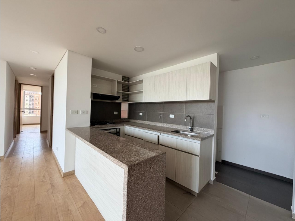 Apartamento en venta en Sabaneta, sector San Remo — foto 2