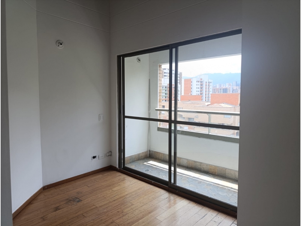 Apartamento Dúplex en Venta en Sabaneta, sector Aves María parte baja — foto 3