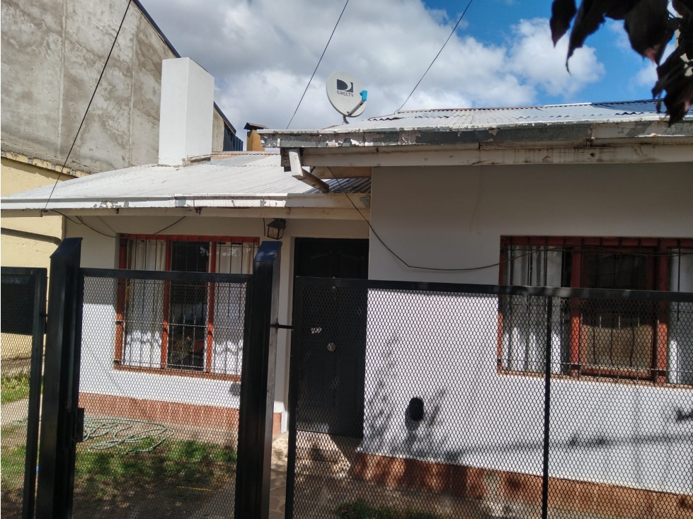 CASA DE 3 DORMITORIOS EN EL CENTRO DE EL BOLSON CA 320 - 2