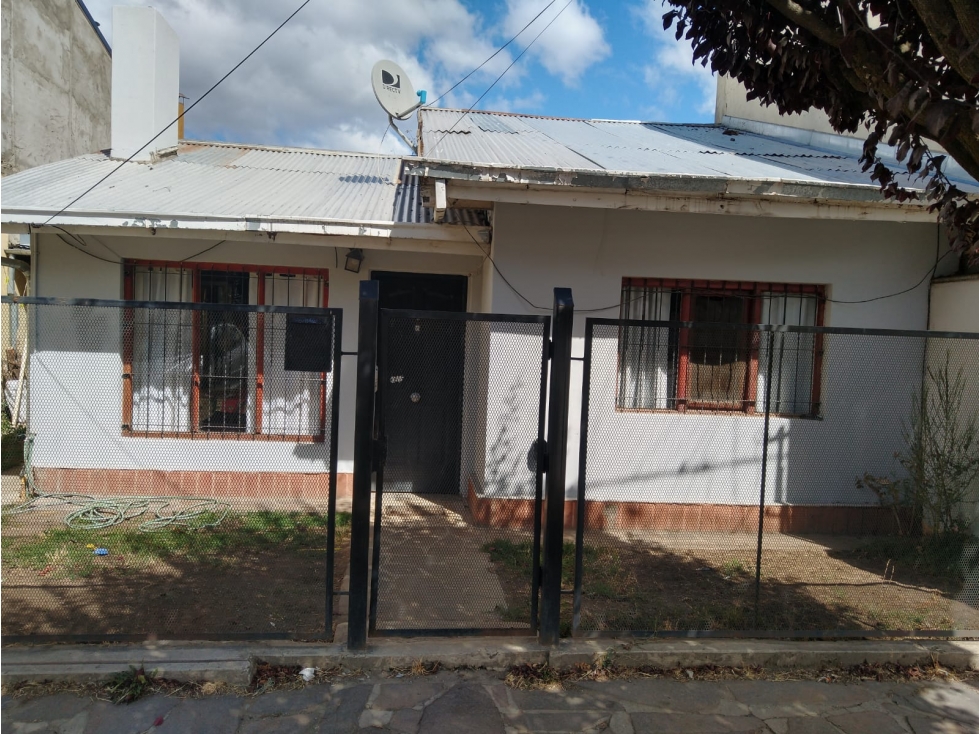 CASA DE 3 DORMITORIOS EN EL CENTRO DE EL BOLSON CA 320 - 3