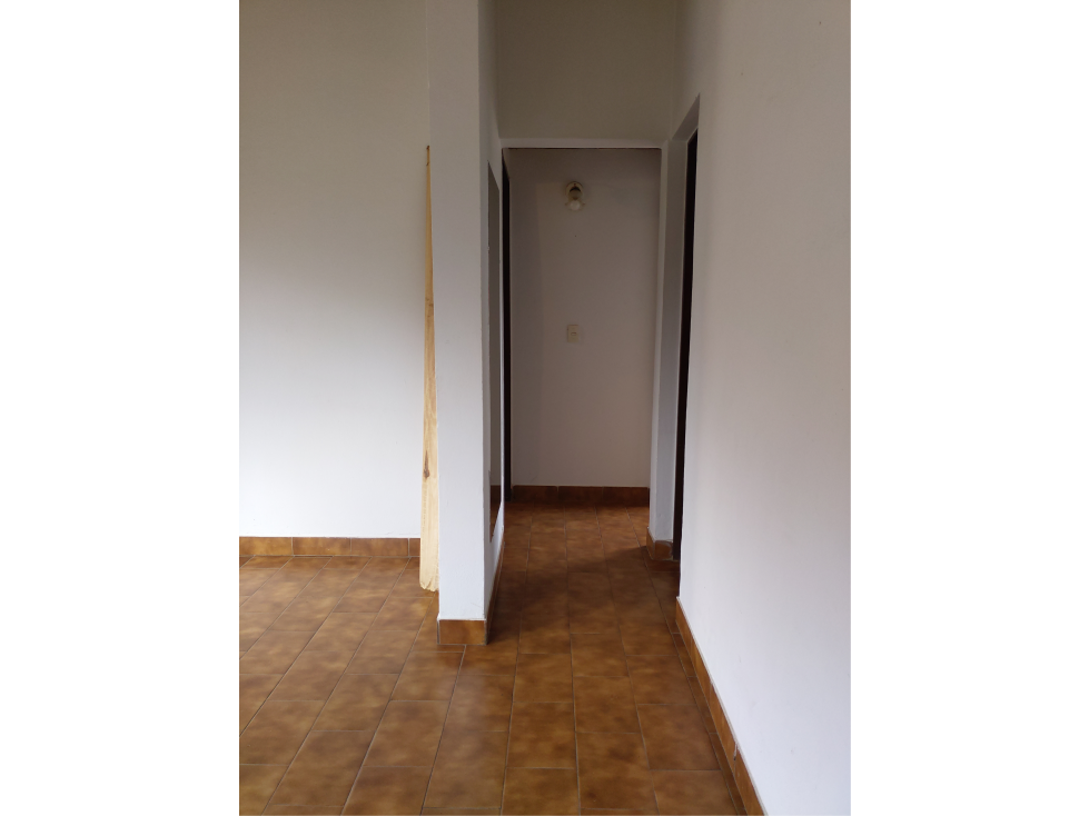 EN VENTA CASA CON GALPON EN BARRIO LOS ABEDULES CA-303 - 6