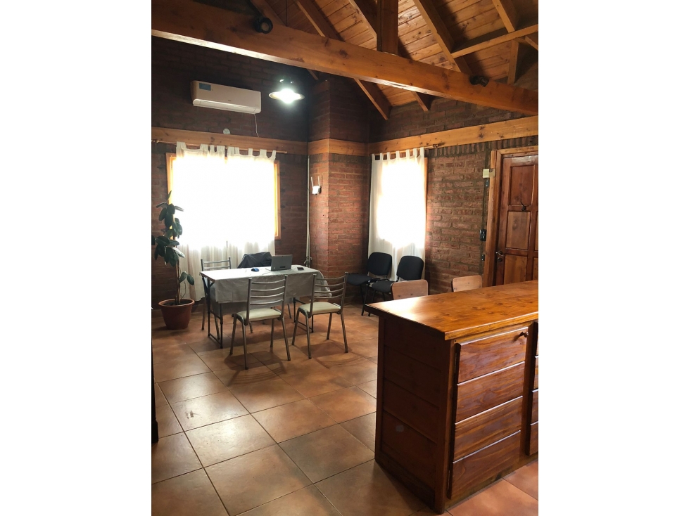 SE ALQUILA PROPIEDAD PARA OFICINAS EN EL CENTRO DE EL BOLSÓN - 2