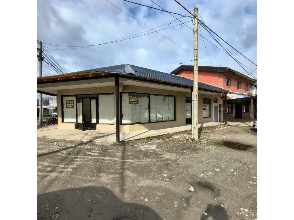 SE ALQUILA AMPLIO LOCAL A ESTRENAR EN ESQUINA - EL BOLSÓN - 5