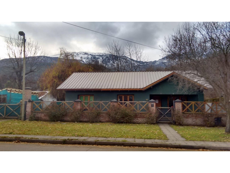 EN VENTA HERMOSA CASA (EXCELENTE UBICACIÓN) EN EL BOLSÓN CA-225 — foto 2