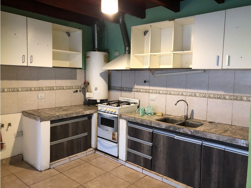 SE ALQUILA DEPARTAMENTO DE 2 DORMITORIOS SOBRE AV SAN MARTÍN - 1