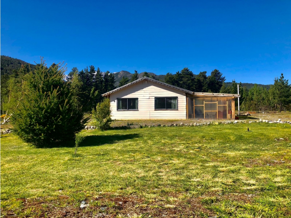 EN VENTA AMPLIA CASA EN EPUYEN CA-244 - 1