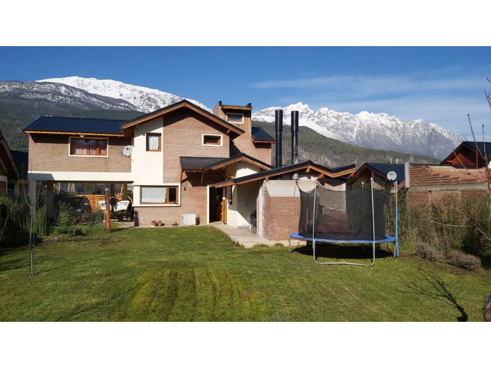 EN VENTA CASA DE 3 DORMITORIOS EN BARRIO ARRAYANES, EL BOLSÓN CA-362 - 2