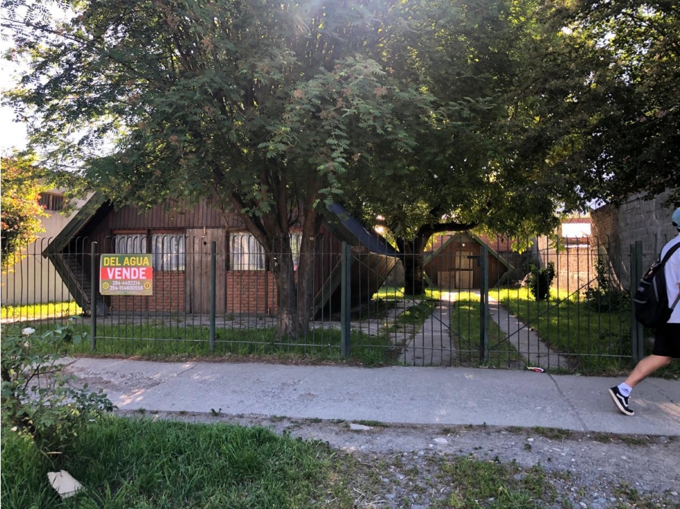 DOS CASAS SOBRE LOTE DE 510 M2 SOBRE AV SAN MARTIN EL BOLSON CA 292 - 2