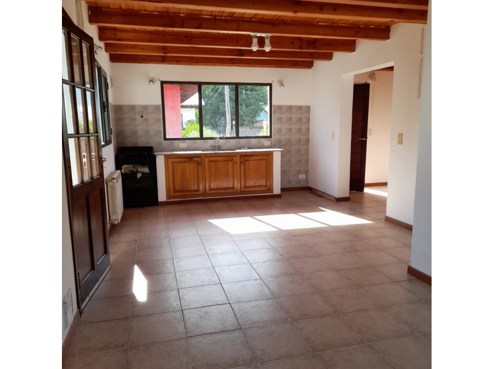 SE ALQUILA CASA DE 2 DORMITORIOS EN EL BOLSÓN - 2
