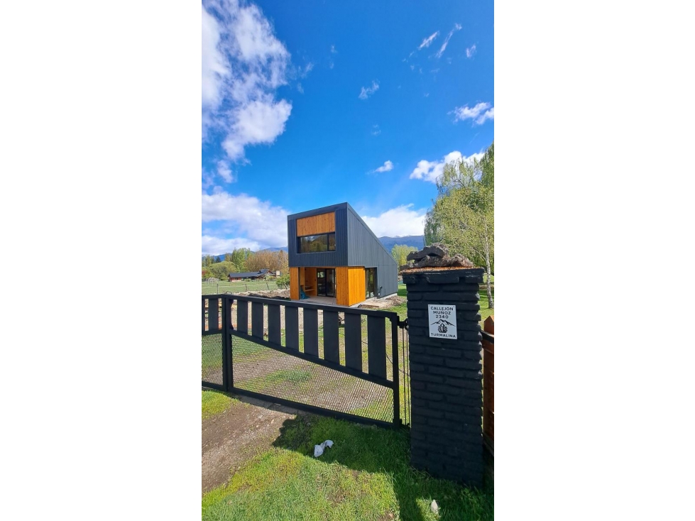 EN VENTA PROPIEDAD CON DOS CASAS EN EL BOLSÓN- LOTE DE 1517 M2 -CA-347 — foto 2