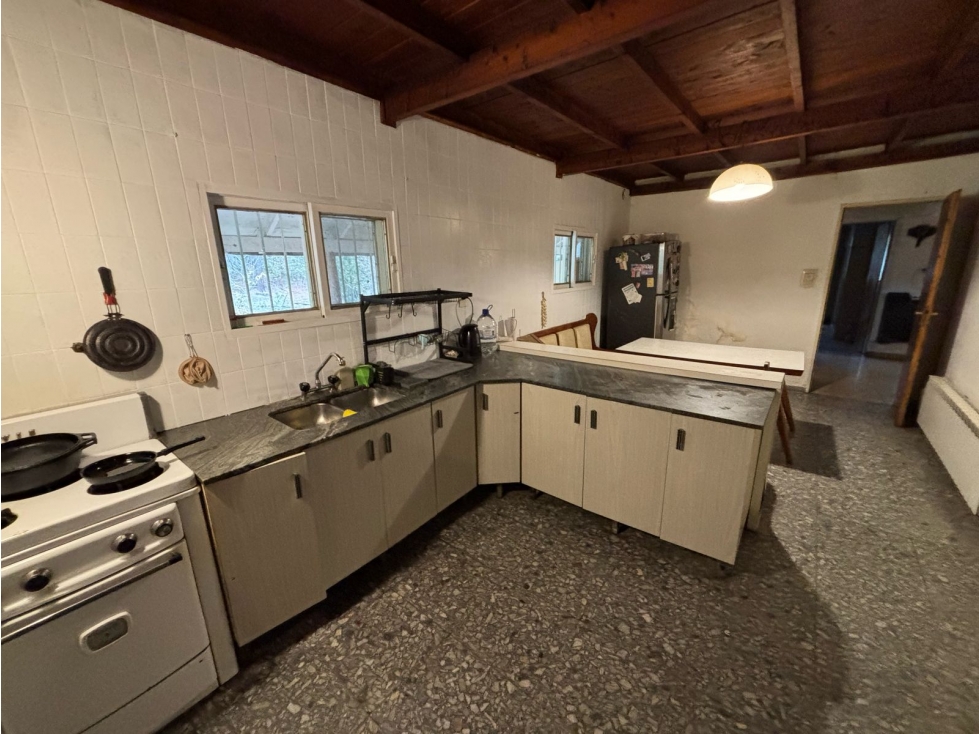 EN VENTA UNA HECTAREA CON CASA EN BARRIO LUJAN, EL BOLSON CA-CORT - 6