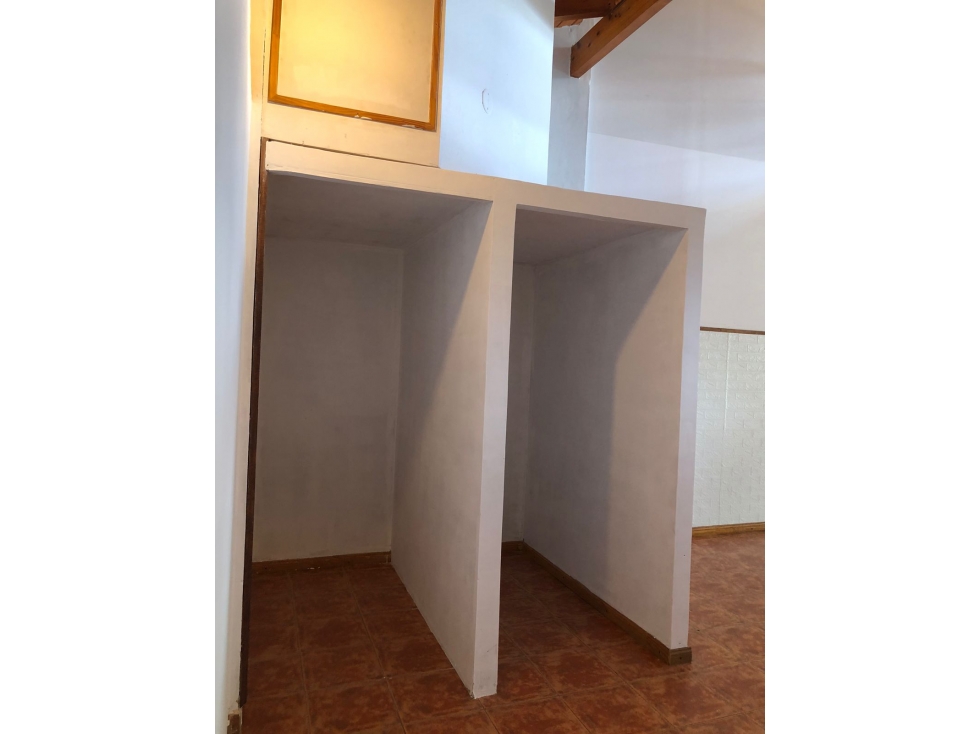 EN VENTA PROPIEDAD CON LOCALES COMERCIALES EN EL CENTRO DE EL BOLSÓN - 5