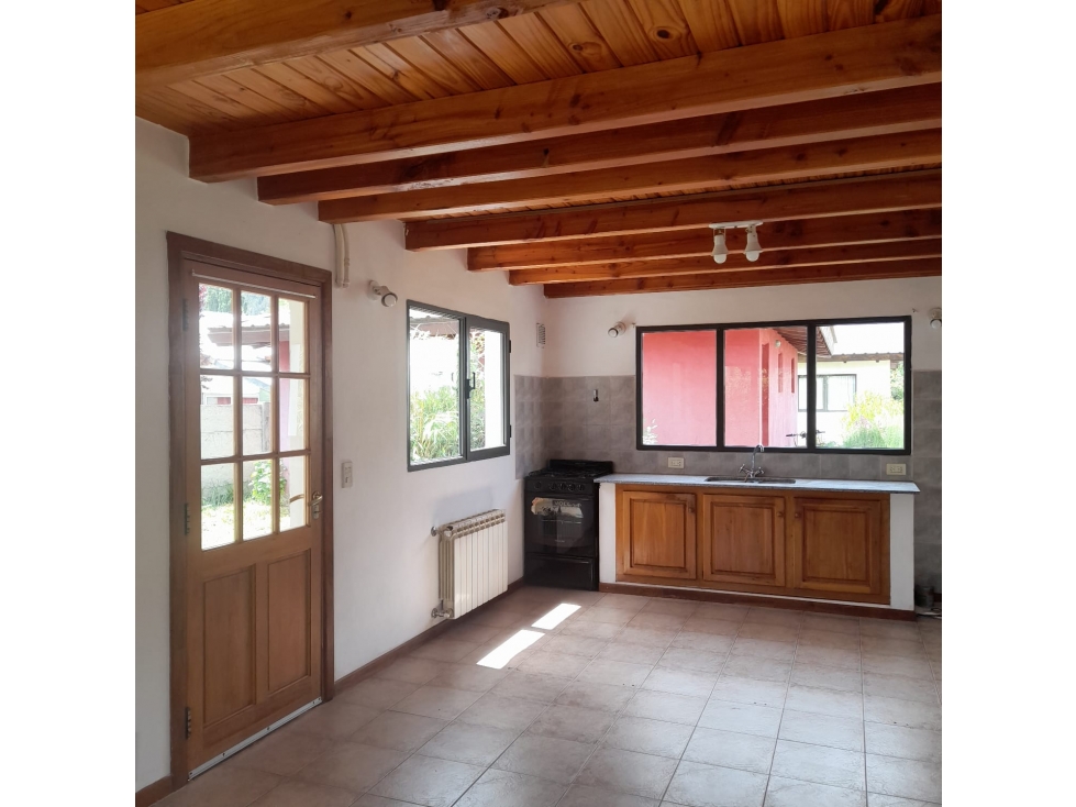 SE ALQUILA CASA DE 2 DORMITORIOS EN EL BOLSÓN - 1