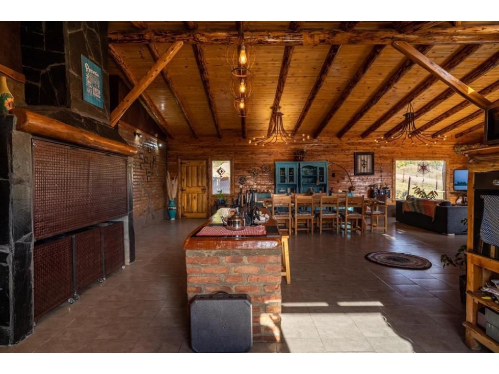 EN VENTA AMPLIA CASA EN EPUYEN CA-256 - 5