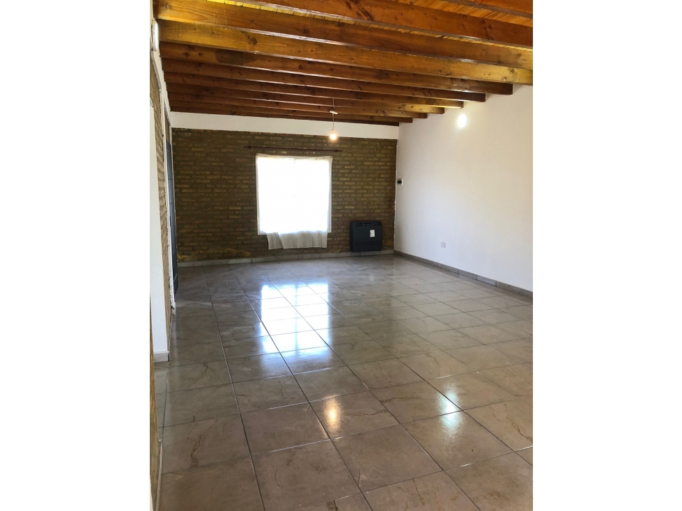 SE ALQUILA CASA DE 2 DORMITORIOS CON PATIO EN EL BOLSÓN - 5