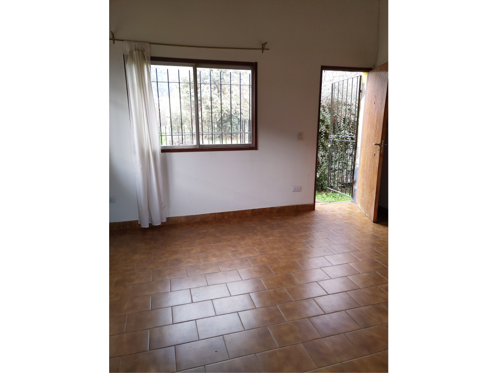 EN VENTA CASA CON GALPON EN BARRIO LOS ABEDULES CA-303 - 4