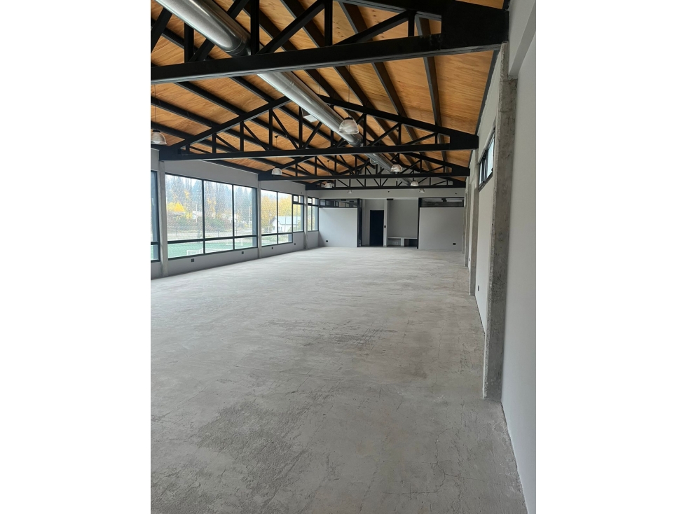 SE ALQUILA AMPLIO ESPACIO PARA GIMNASIO EN EL BOLSÓN - 1