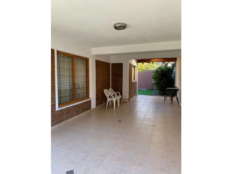 EN ALQUILER CASA DE 2 DORMITORIOS EN BARRIO LOS ABEDULES, EL BOLSÓN — foto 5