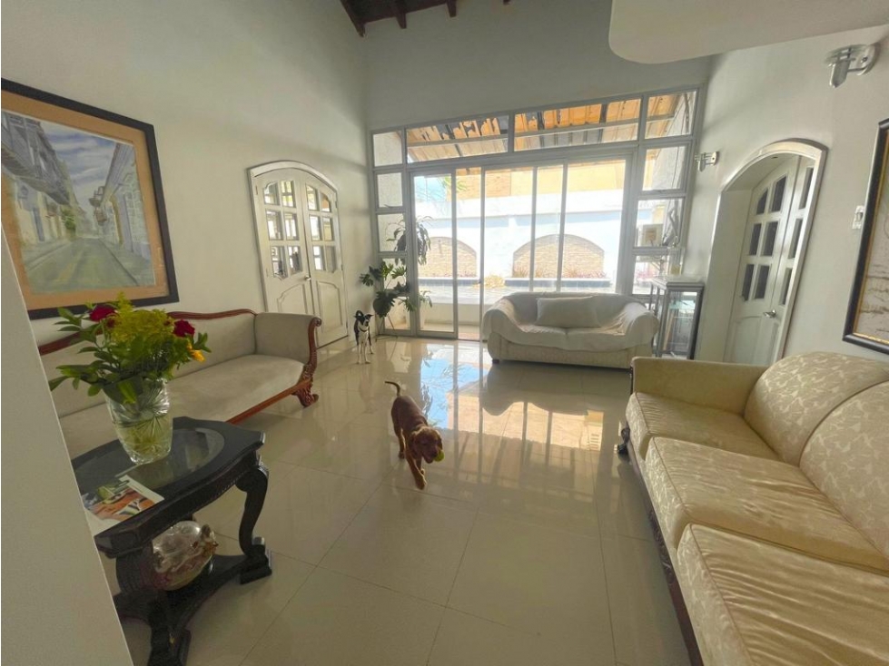 Gran Oportunidad: Casa Comercial/Residencial, 730m2, 5 Hab y 5 Locales — foto 2
