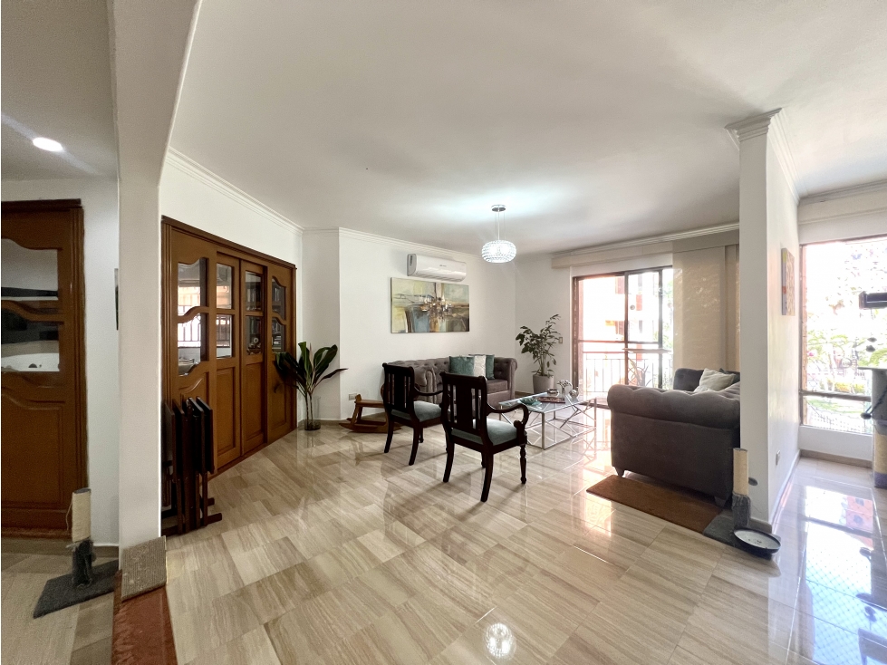 Amplio Apartamento de 198m2 en Altos del Limón con 3 hab