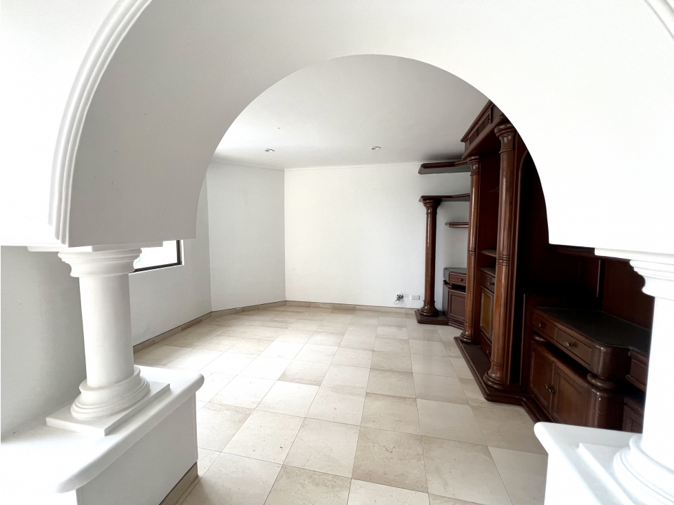 APARTAMENTO EN ALTO PRADO DE 210M2