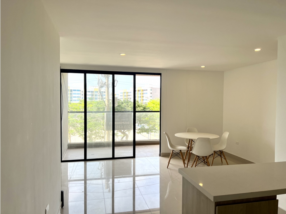 Apartamento de Lujo con Amplios Espacios y Acabados Exclusivos — foto 2