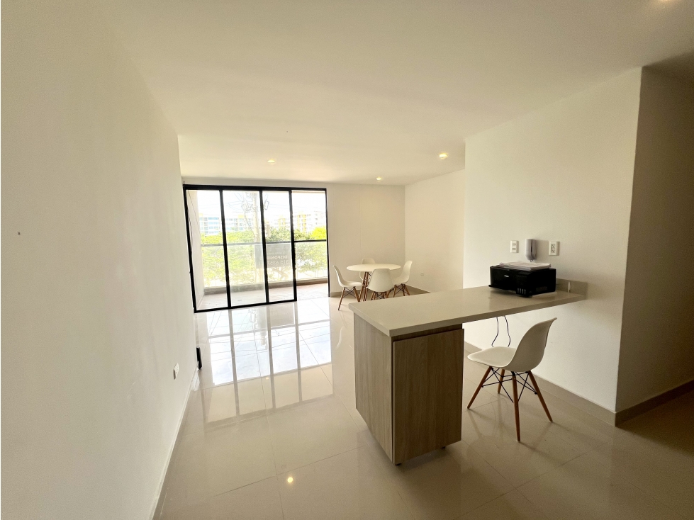 Apartamento de Lujo con Amplios Espacios y Acabados Exclusivos