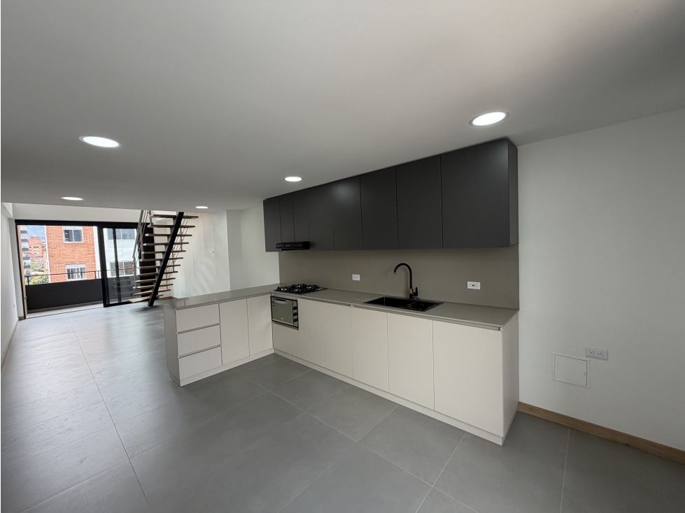 Venta apartamento nuevo, dúplex, Laureles