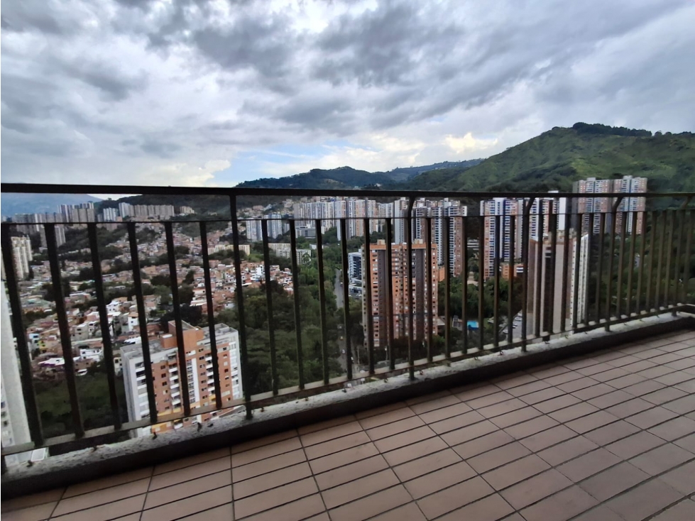 Apartamento en Loma de Los Bernal. — foto 2