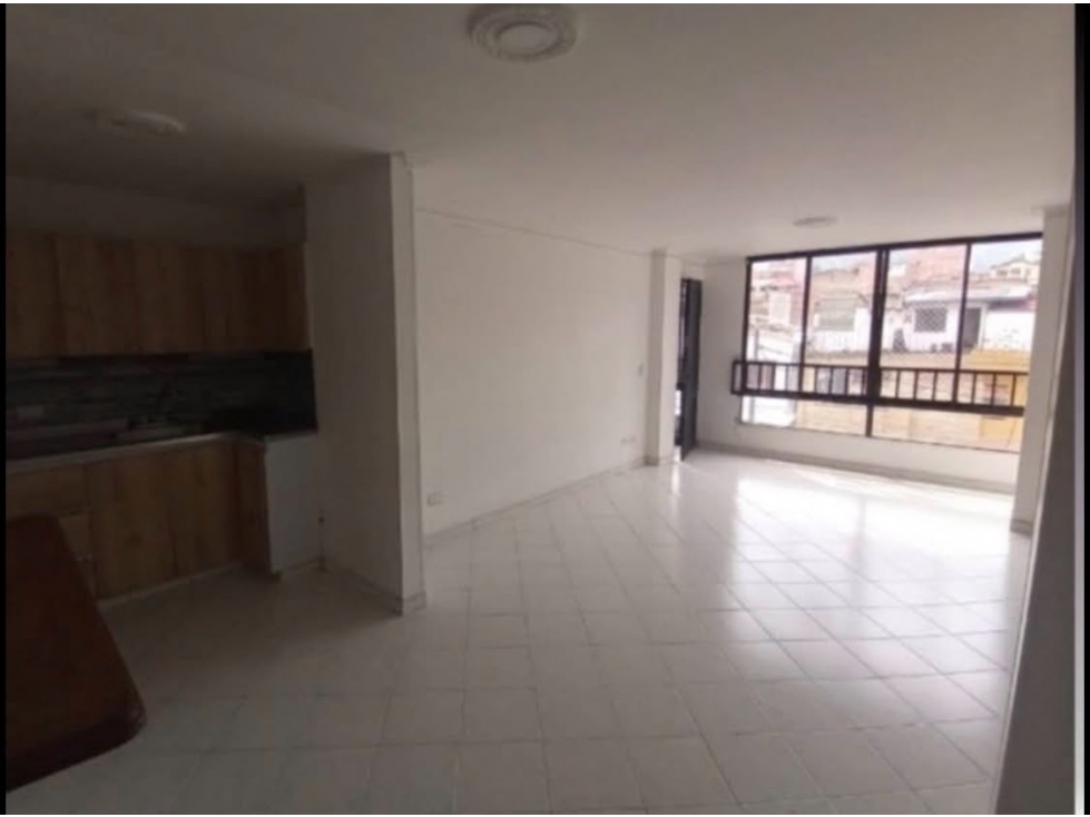 Apartamento Dúplex para remodelar en Laureles. — foto 5