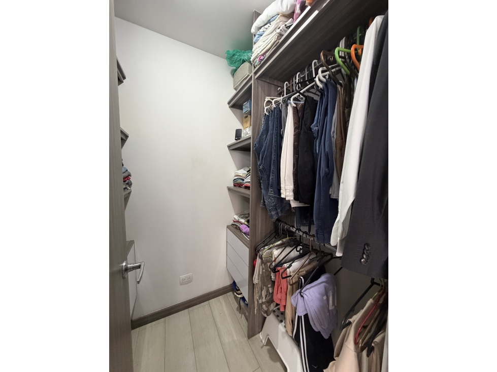 Espectacular Apartamento en Itagüí con Excelentes Acabados — foto 2