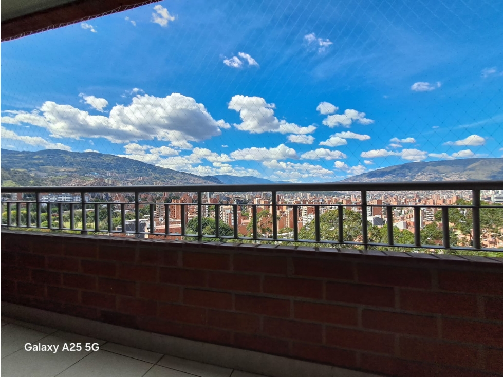 Apartamento en Venta en Laureles La Castellana. — foto 5
