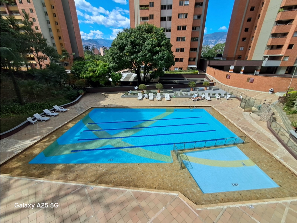 Apartamento en Venta en Laureles La Castellana. — foto 2