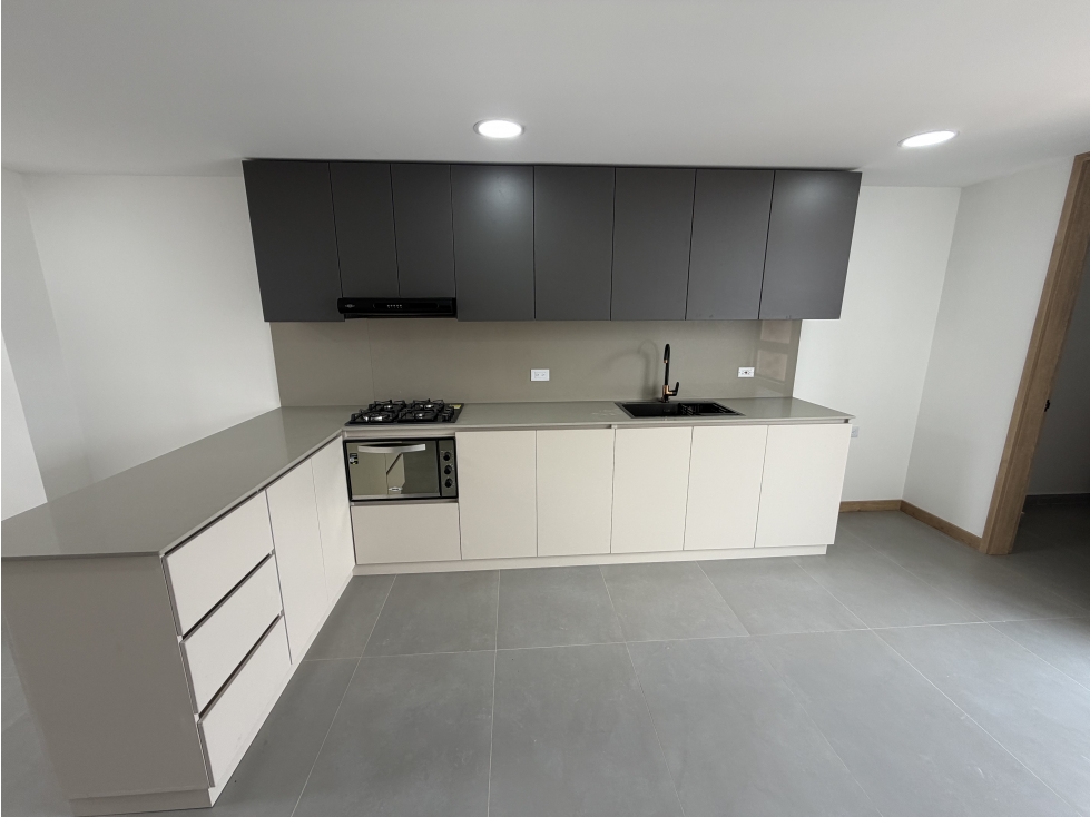 Venta apartamento nuevo, dúplex, Laureles — foto 2