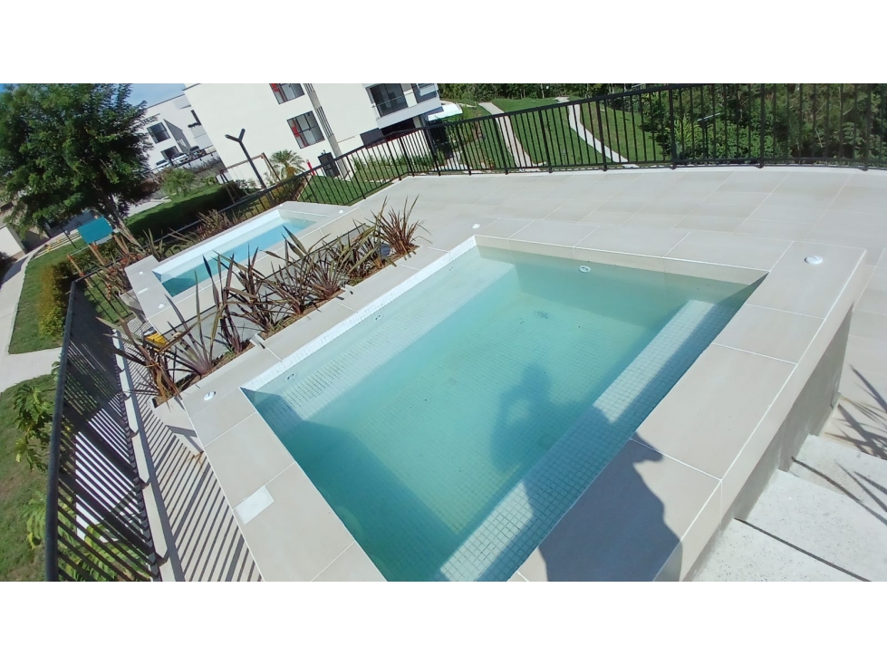 VENDO APARTASUITE DE 2 HABITACIONES, CONDOMINIO VÍA AL CAIMO, ARMENIA — foto 4