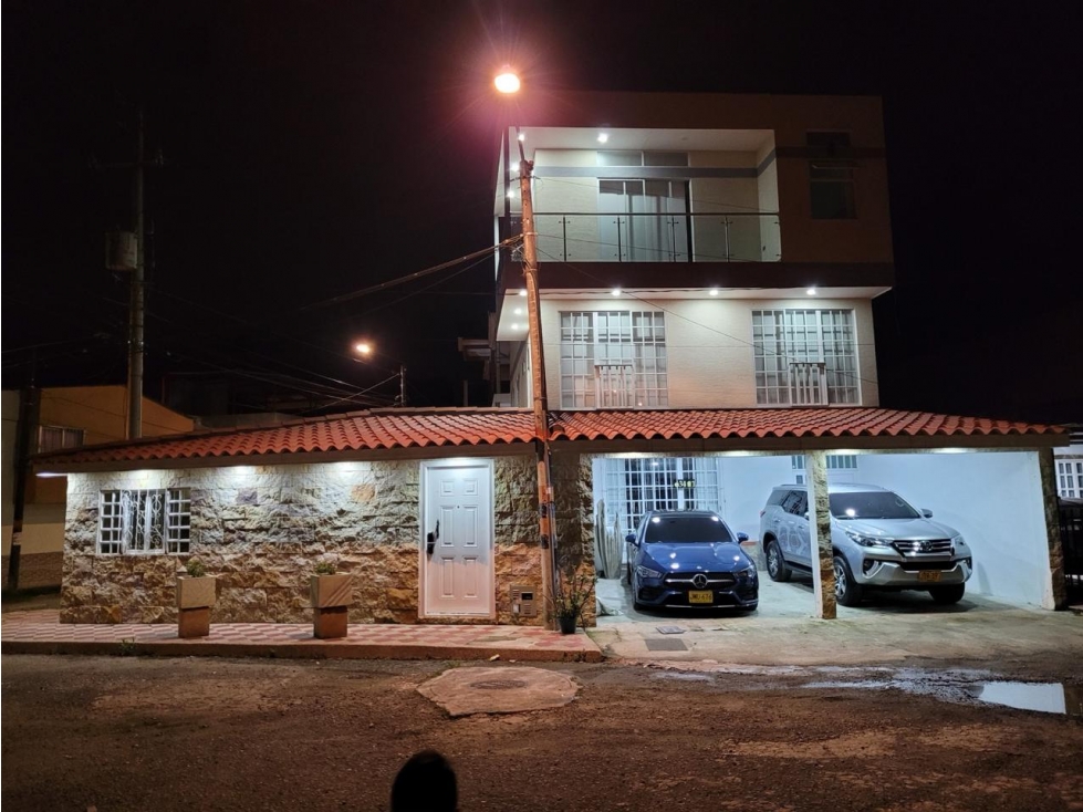 VENTA/PERMUTA AMPLIA CASA EN MERCEDES DEL NORTE, ARMENIA QUINDÍO