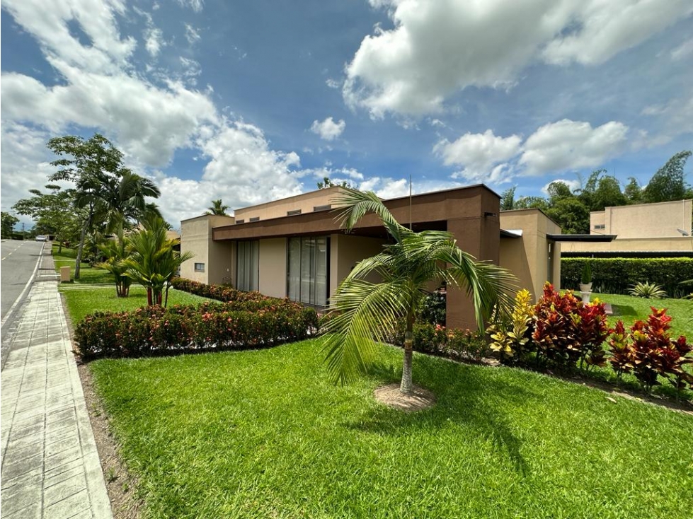 VENTA HERMOSA CASA CAMPESTRE EN ARMENIA, QUINDÍO VÍA AL CAIMO