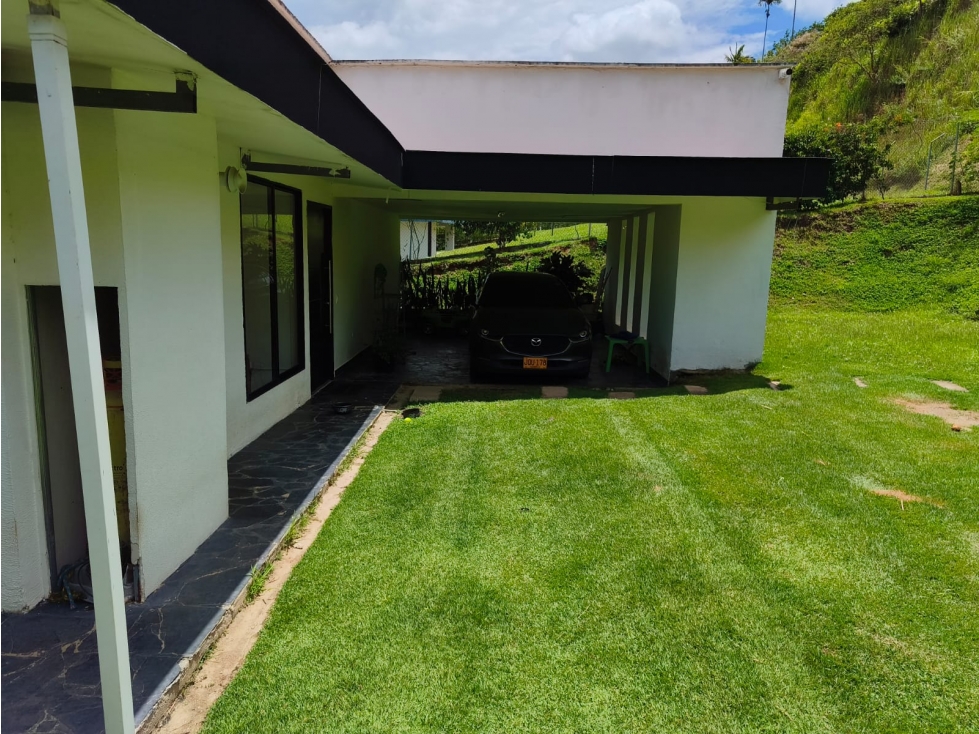VENTA CASA CAMPESTRE CON 4 ALCOBAS EN CERRITOS PEREIRA