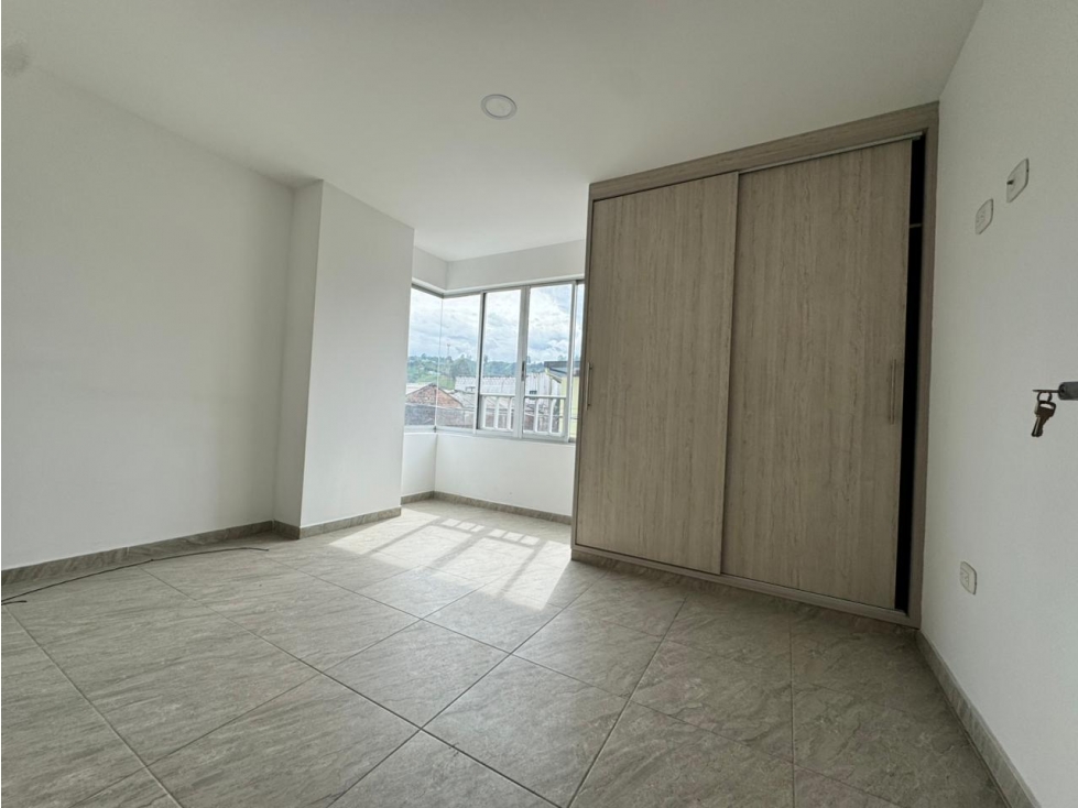 Apartamento en centro de Santa Rosa cerca a la iglesia el carmelo — foto 2