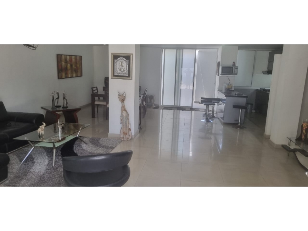VENTA CASA DE TRES PISOS EN CONDOMINIO BARRIO CIUDAD JARDIN - SUR CALI