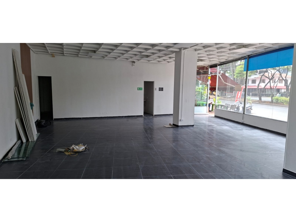 ARRIENDO LOCAL ESQUINERO ZONA SUR - 6