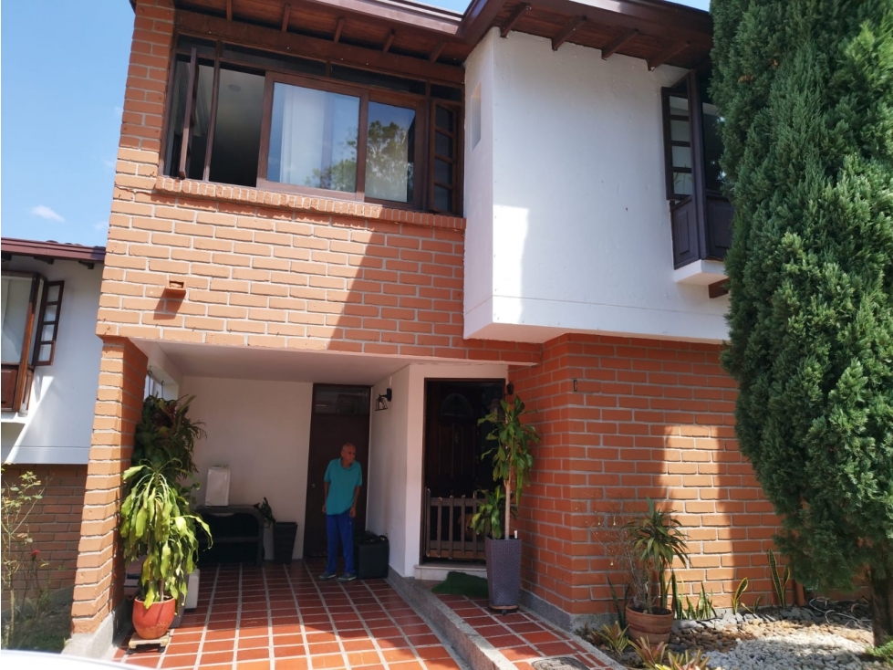 CASA EN VENTA ENVIGADO ESCOBERO PARTE BAJA