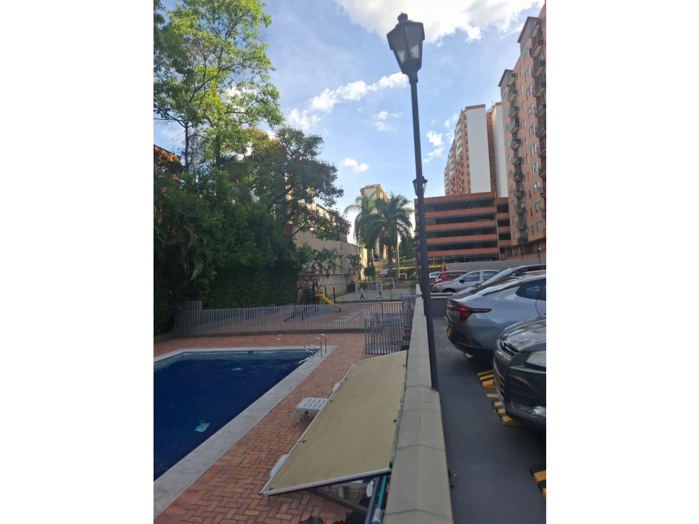 APTO EN VENTA MEDELLIN LOS COLORES