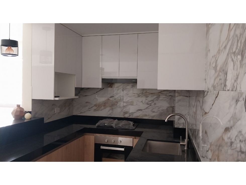 HERMOSO FLAT DE 3 DORMITORIOS EN URB. HIGUERETA — foto 4