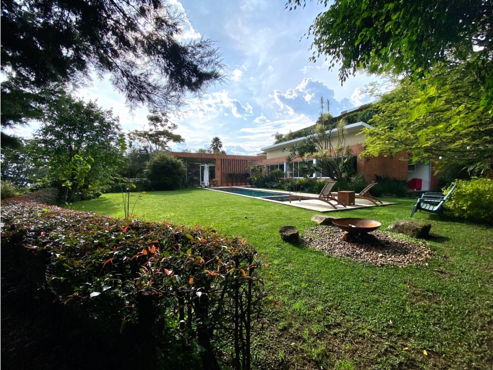 VENTA CASA- VIA LAS PALMAS FRENTE A LA COLEGIATURA — foto 5