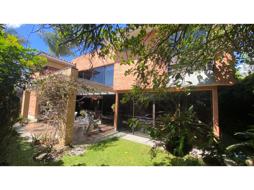 VENTA DE CASA CON PERFECTA UBICACIÓN EN EL RETIRO — foto 2