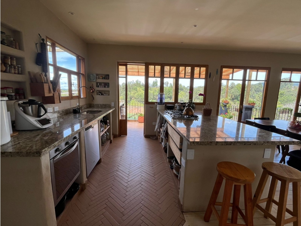 ARRIENDO EN GUATAPÉ, CASA DE ENSUEÑO - 6