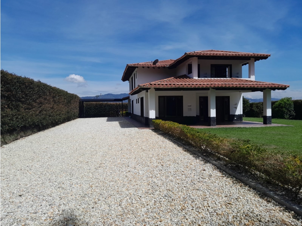 SE ARRIENDA CASA CAMPESTRE EN RIONEGRO ANTIOQUIA — foto 2