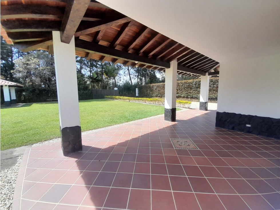 SE ARRIENDA CASA CAMPESTRE EN RIONEGRO ANTIOQUIA — foto 3