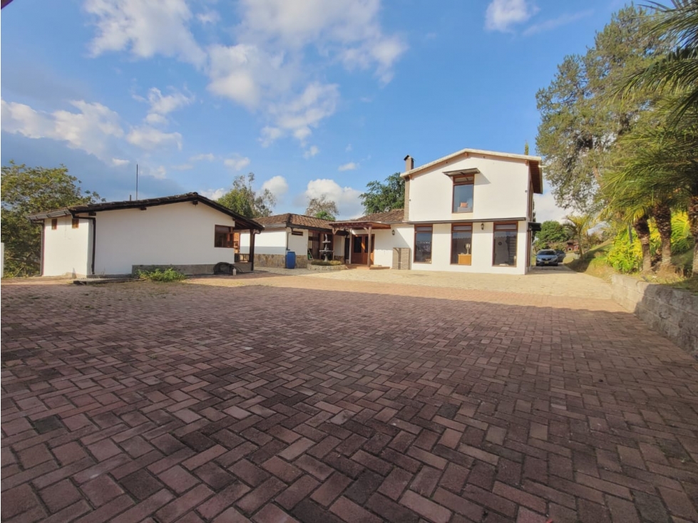 SE ARRIENDA/VENDE FINCA EN RIONEGRO